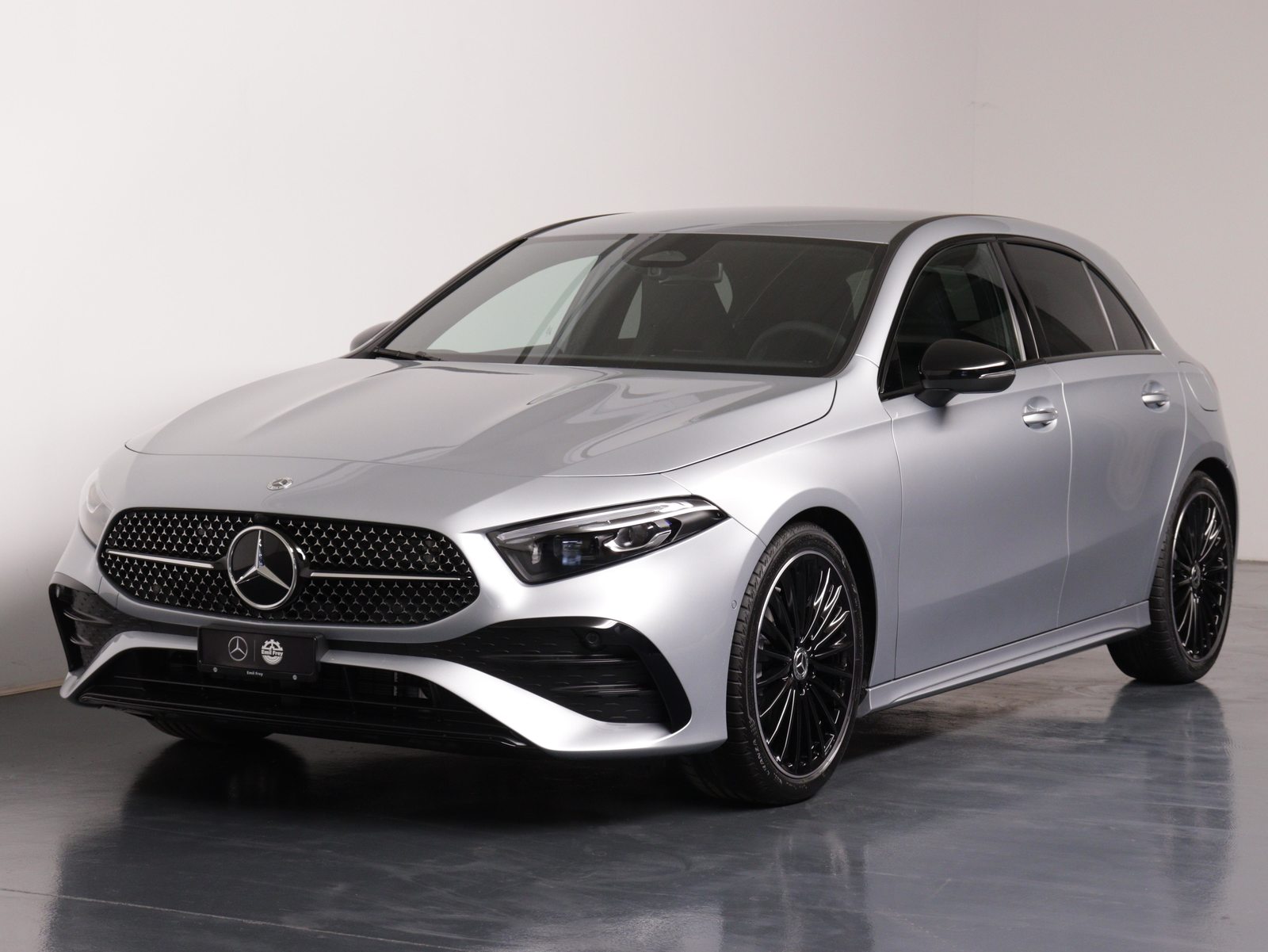 MERCEDES-BENZ A 200 Night Star AMG Line, Hybride Léger Essence/Électricité, Occasion / Utilisé, Automatique - 2