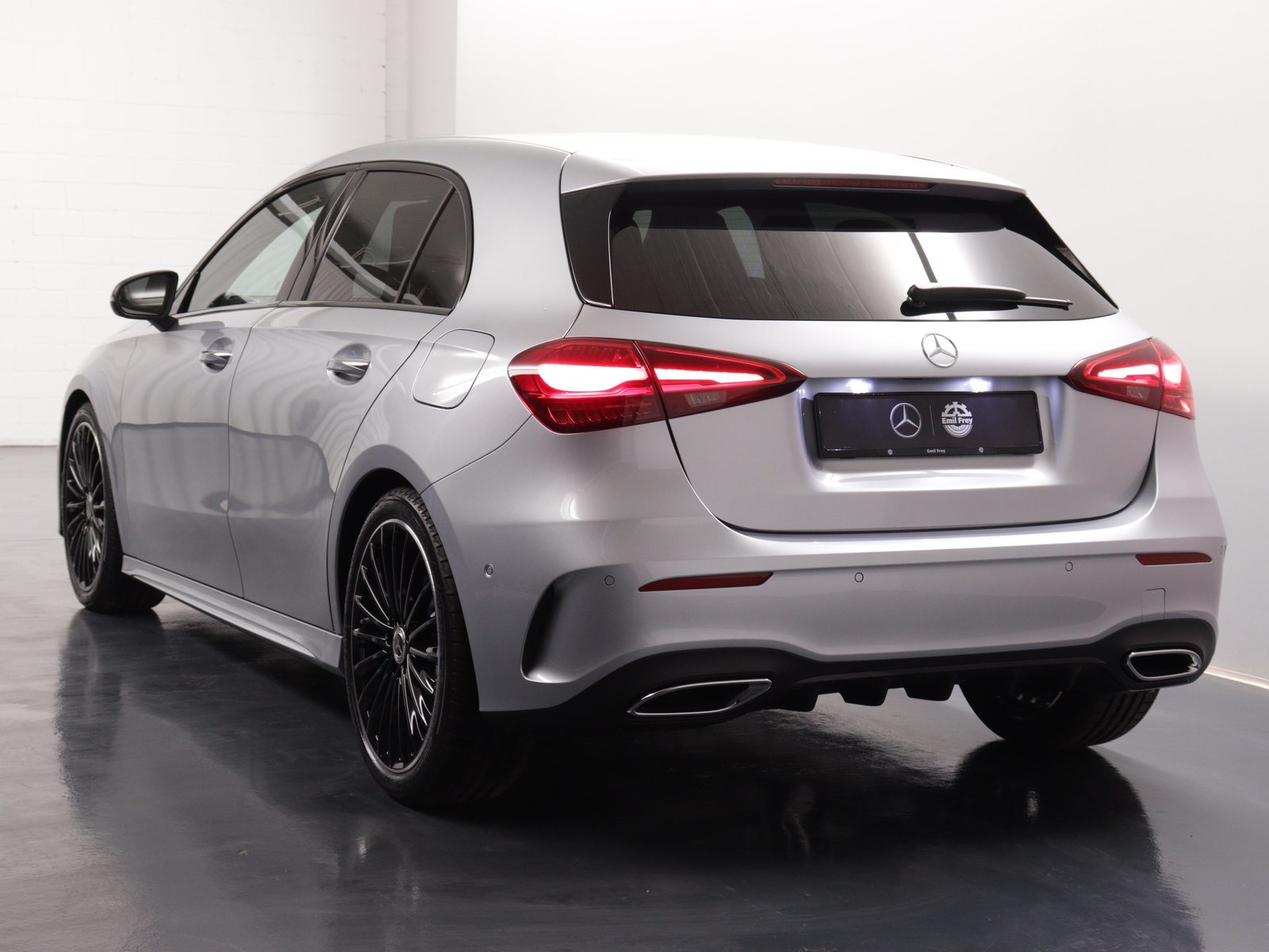 MERCEDES-BENZ A 200 Night Star AMG Line, Hybride Léger Essence/Électricité, Occasion / Utilisé, Automatique - 5