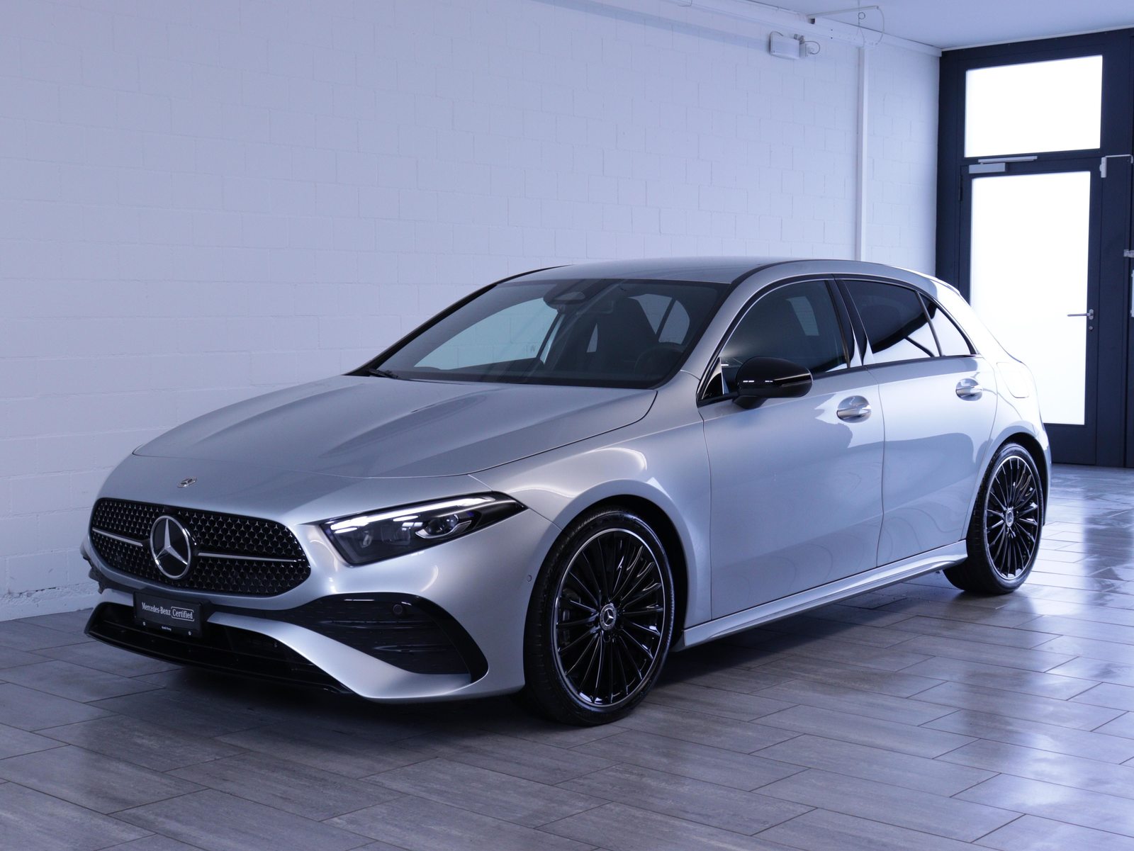 MERCEDES-BENZ A 200 Night Star AMG Line
