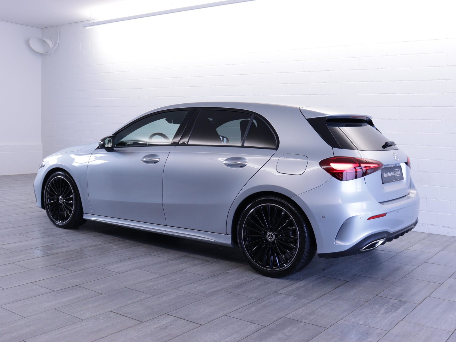 MERCEDES-BENZ A 200 Night Star AMG Line, Mild-Hybrid Benzin/Elektro, Occasion / Gebraucht, Automatik - 3