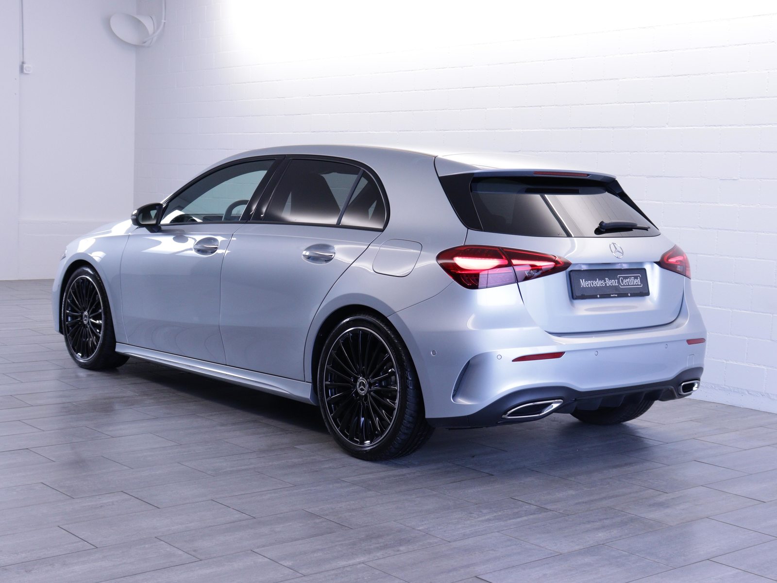 MERCEDES-BENZ A 200 Night Star AMG Line, Mild-Hybrid Benzin/Elektro, Occasion / Gebraucht, Automatik - 4