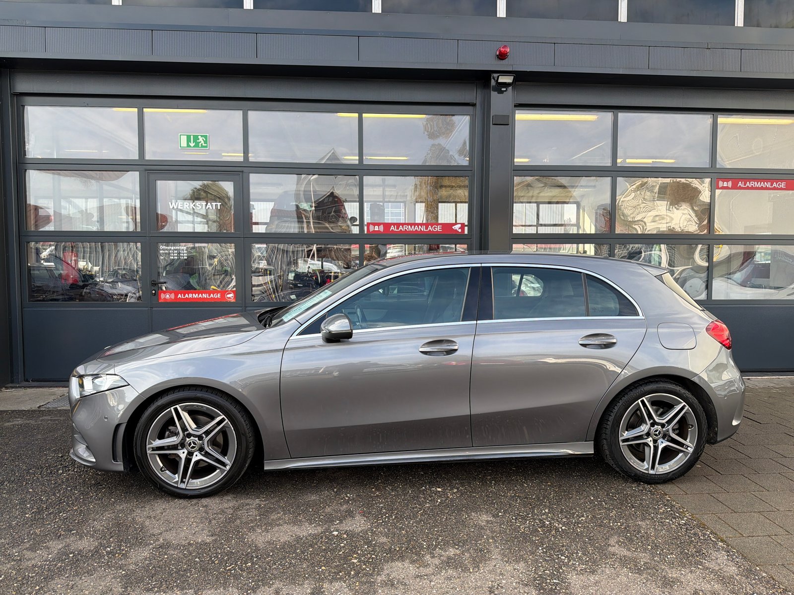 MERCEDES-BENZ A 200 AMG Line 7G-DCT, Petrol, Second hand / Used, Automatic - 3