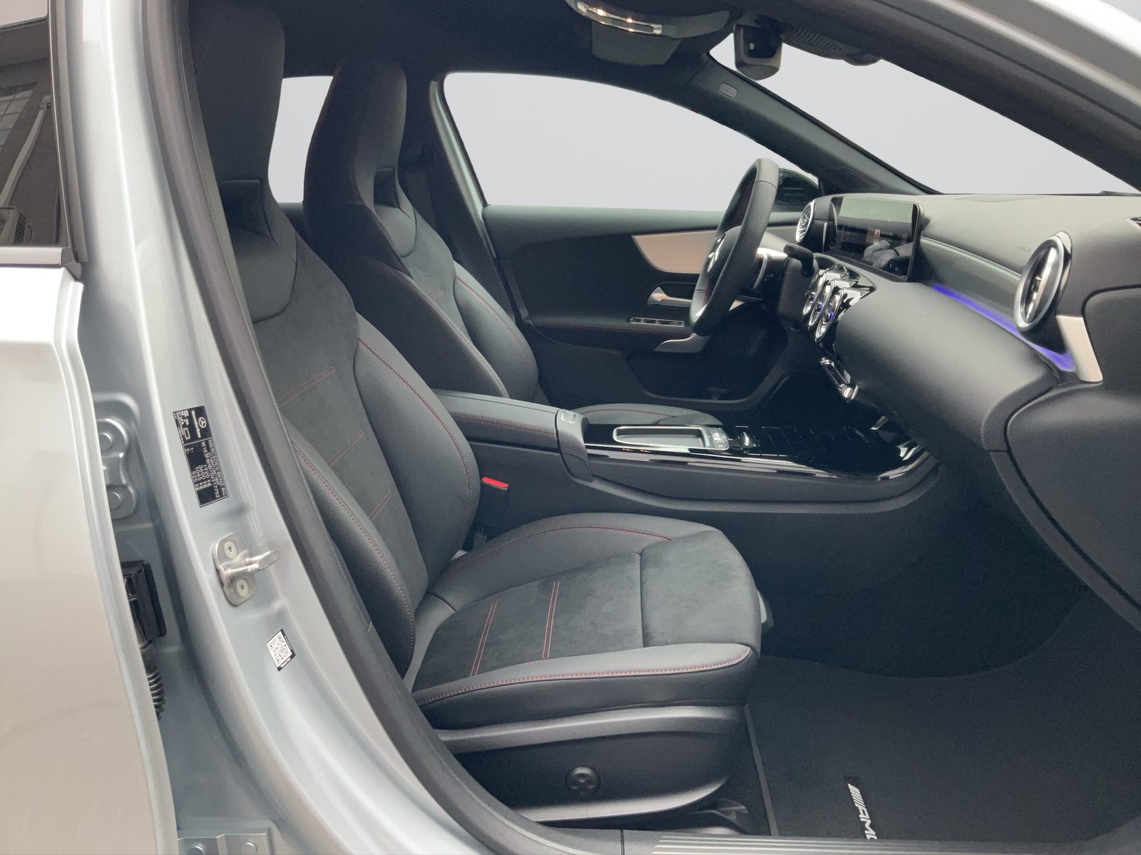 MERCEDES-BENZ A 200 Night Star AMG Line, Mild-Hybrid Benzin/Elektro, Occasion / Gebraucht, Automatik - 7