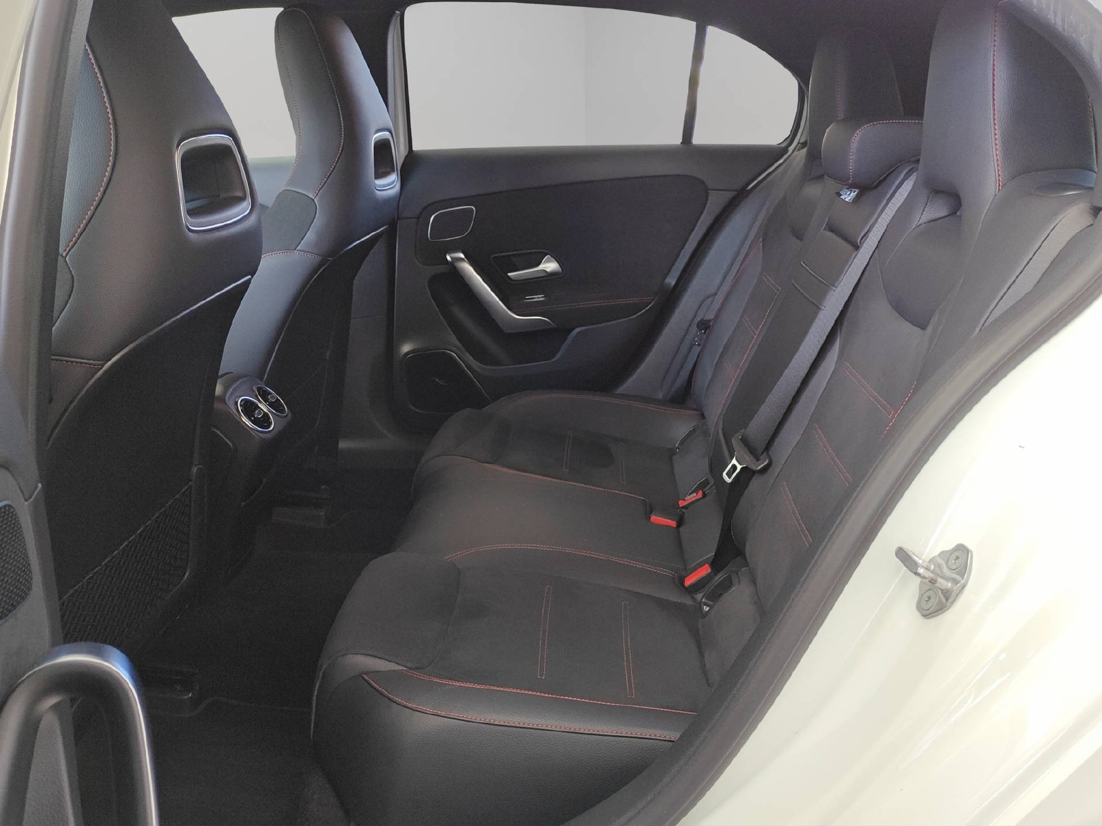 MERCEDES-BENZ A 200 AMG Line, Benzin, Occasion / Gebraucht, Automatik - 6