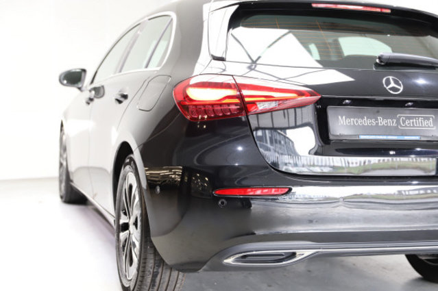 MERCEDES-BENZ A 200 7G-DCT, Mild-Hybrid Petrol/Electric, Second hand / Used, Automatic - 4