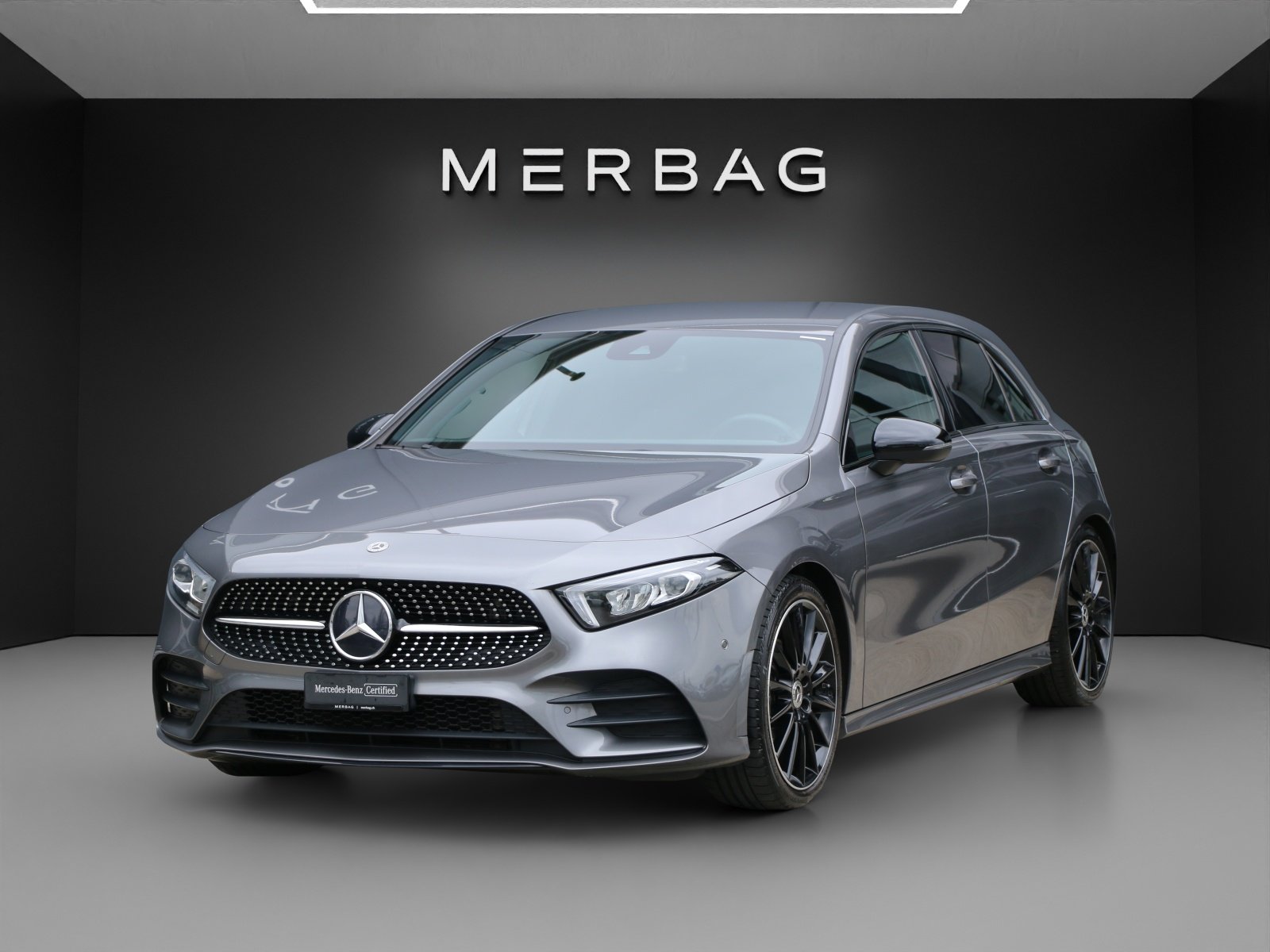 MERCEDES-BENZ A 200 AMG Line