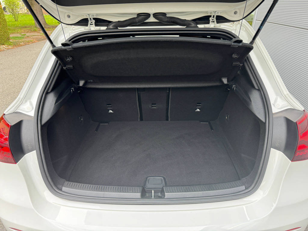 MERCEDES-BENZ A 200 AMG Line, Mild-Hybrid Benzin/Elektro, Occasion / Gebraucht, Automatik - 4