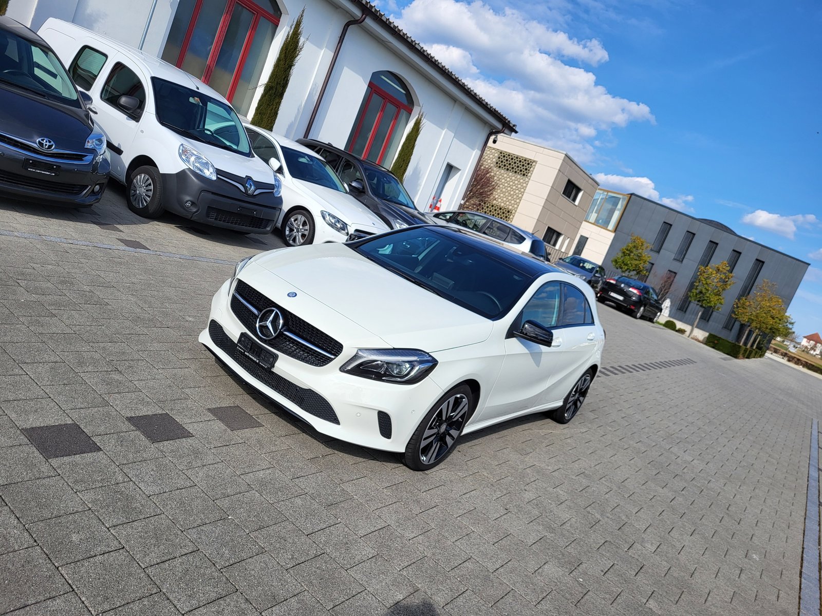 MERCEDES-BENZ A 200 Night Star 7G-DCT, Petrol, Second hand / Used, Automatic - 5