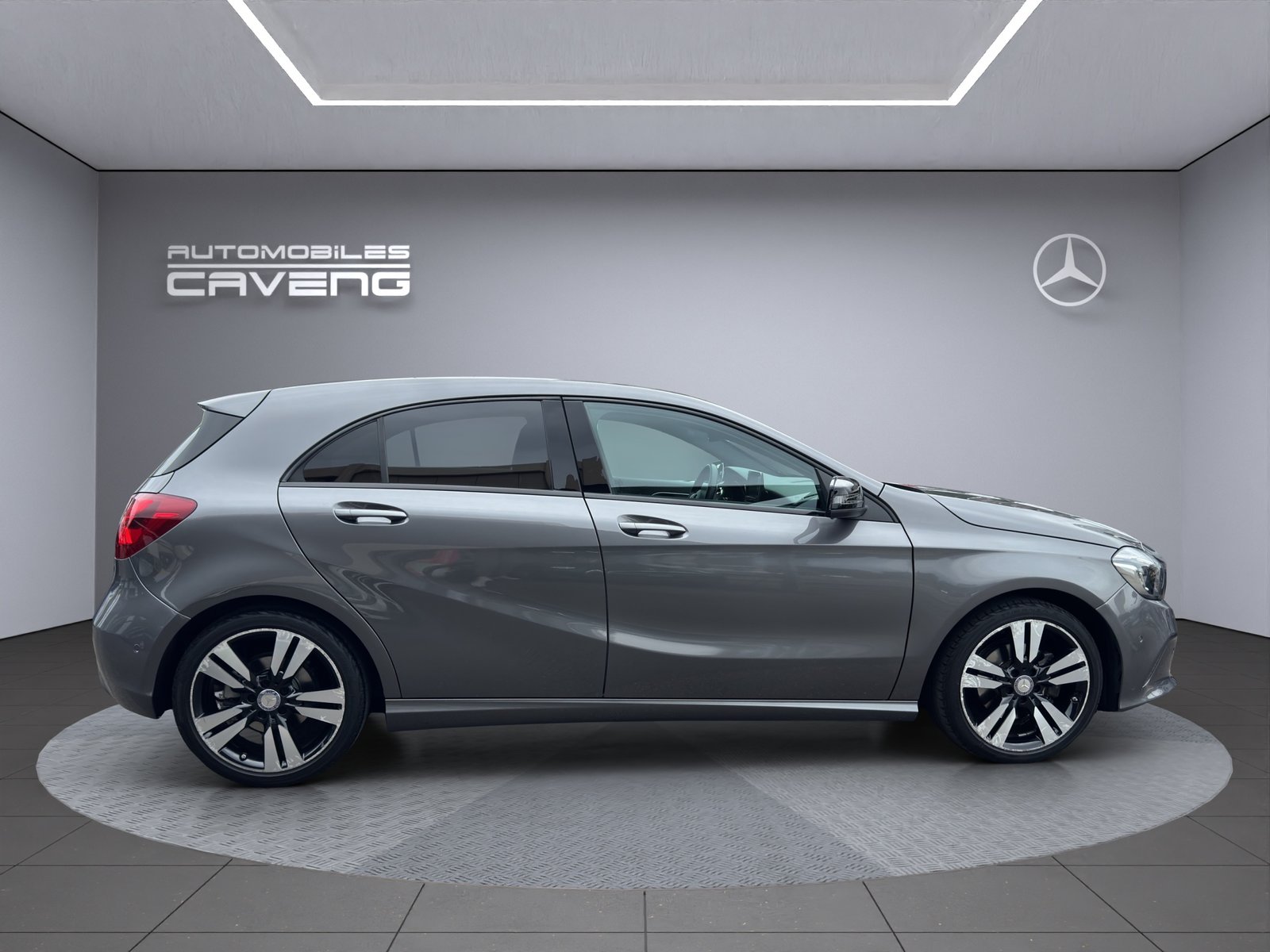 MERCEDES-BENZ A 200 Urban 7G-DCT, Benzin, Occasion / Gebraucht, Automatik - 6