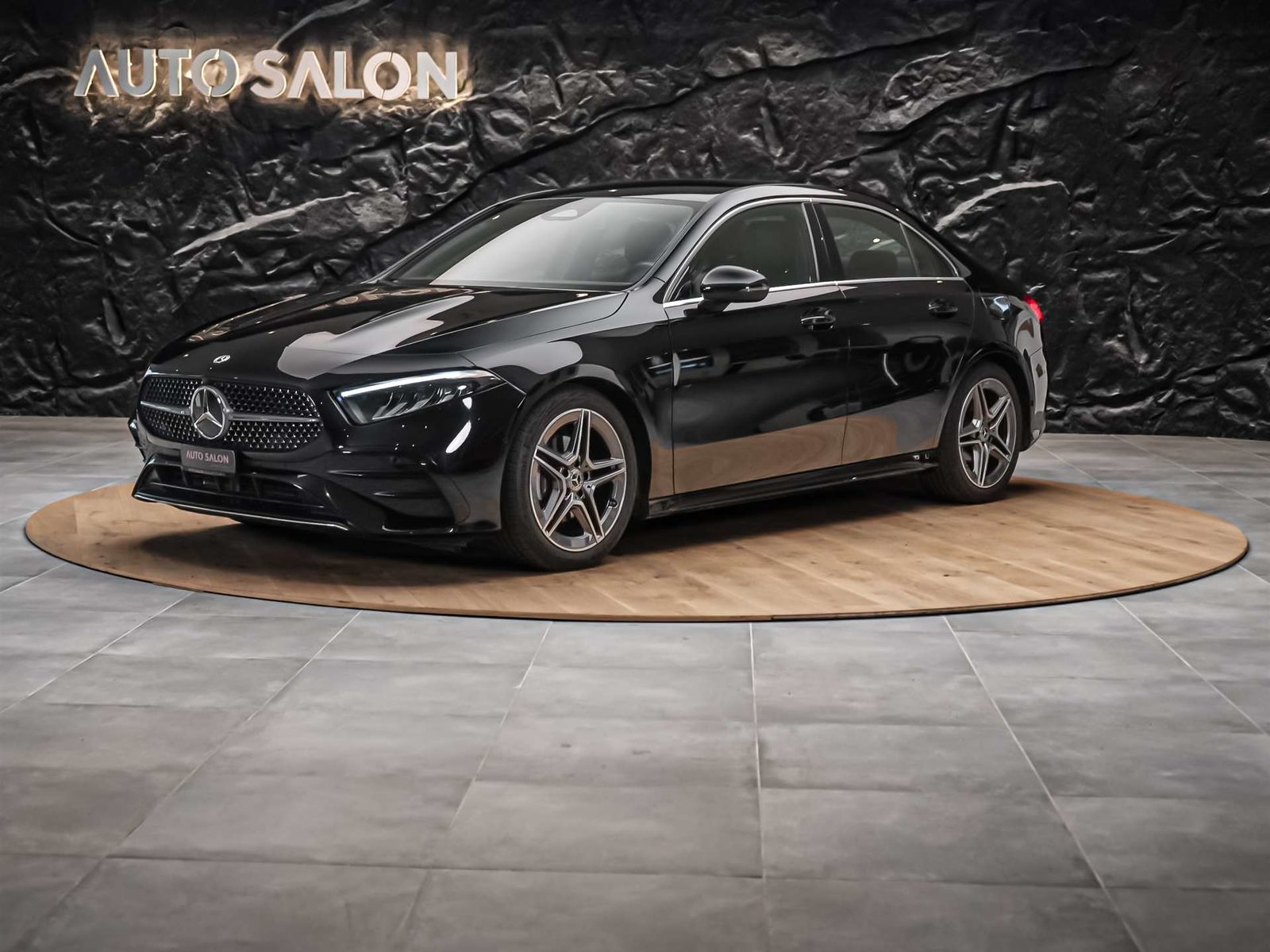 MERCEDES-BENZ A 200 d AMG Line 8G-DCT *Limousine*Facelift*Le, Diesel, Second hand / Used, Automatic - 2
