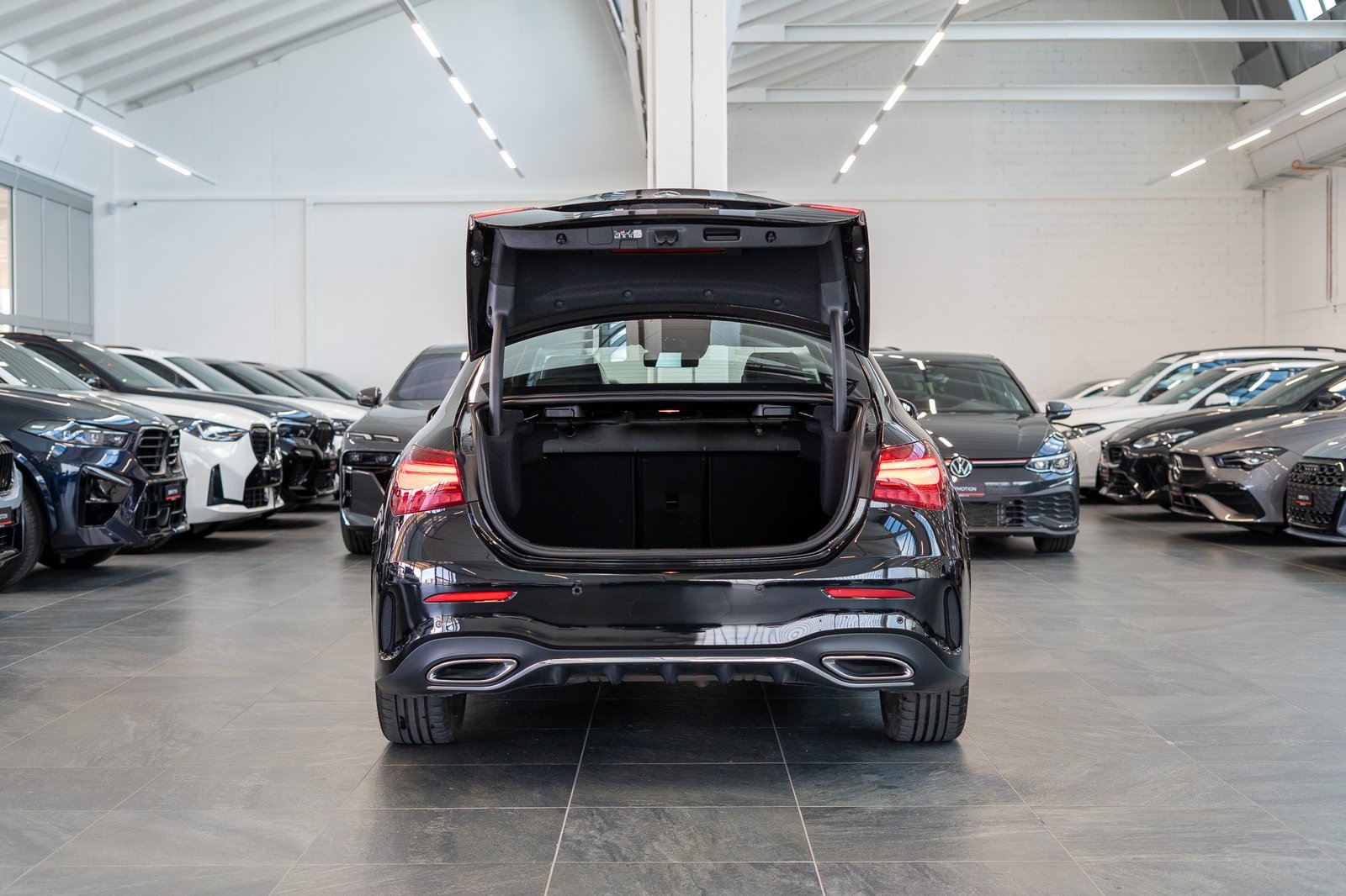 MERCEDES-BENZ A 200 AMG Line Limousine / Facelift / 19 Felge, Benzina, Occasioni / Usate, Automatico - 6