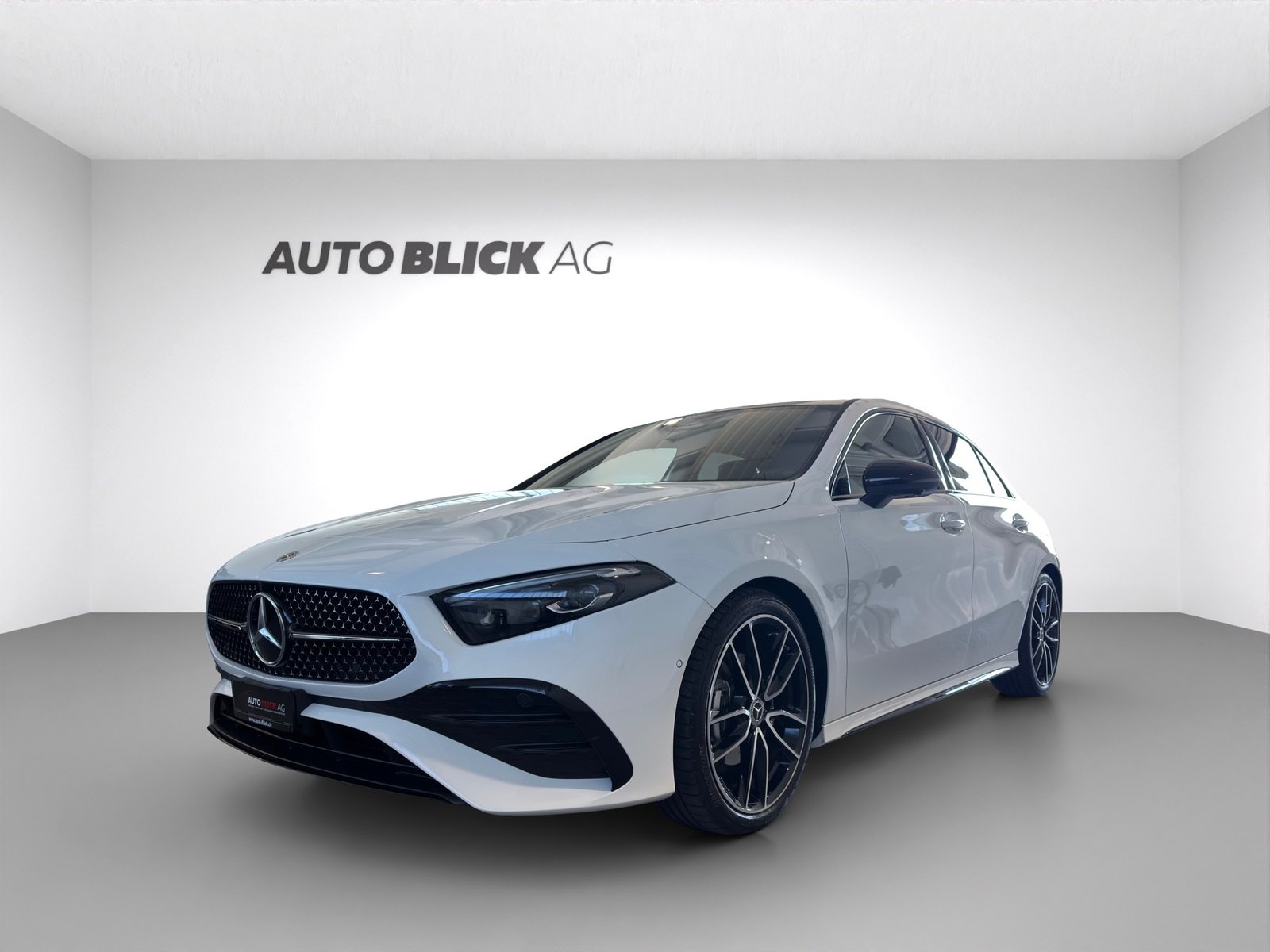 MERCEDES-BENZ A 200 AMG Night Star 7G-DCT