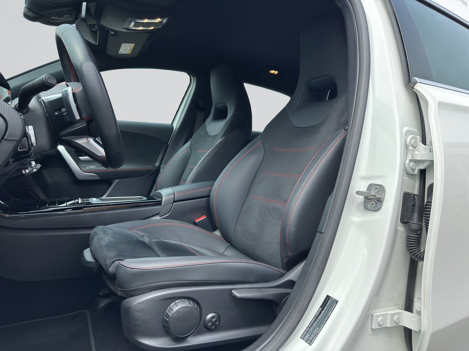 MERCEDES-BENZ A 200 AMG 7G-DCT, Mild-Hybrid Petrol/Electric, Second hand / Used, Automatic - 6