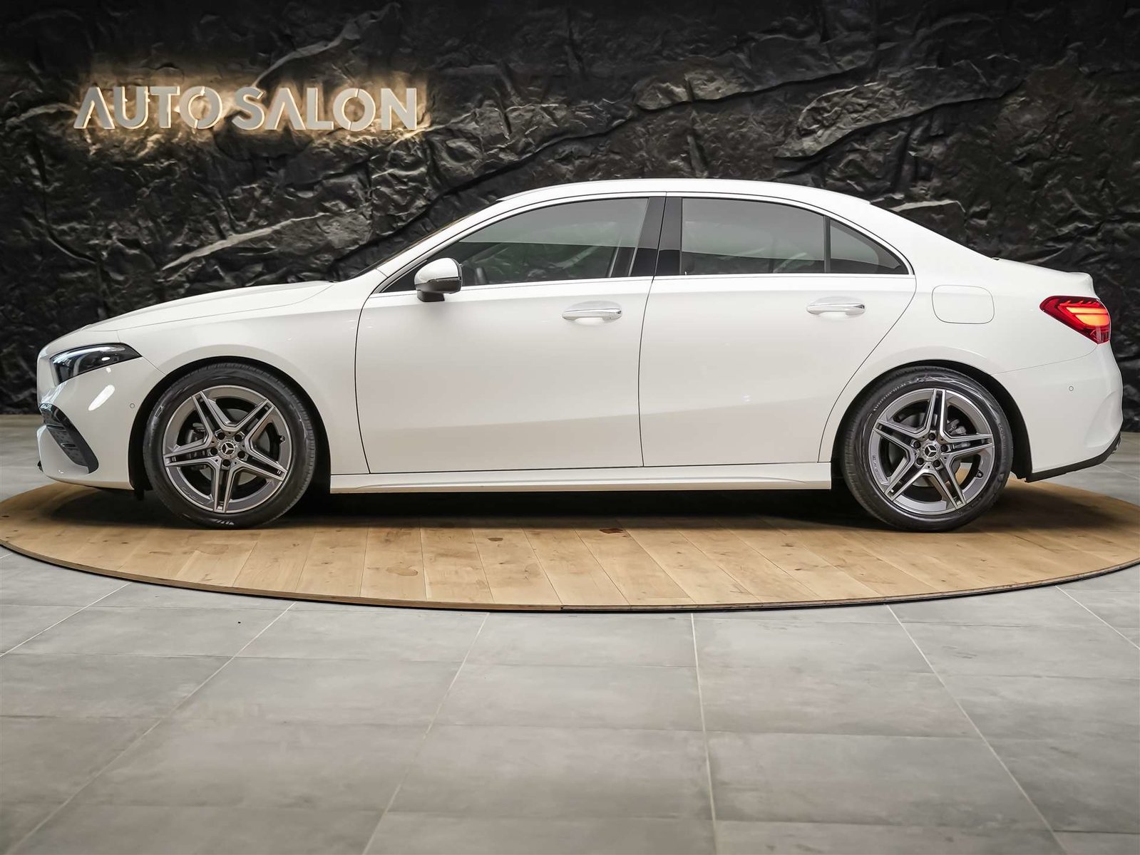 MERCEDES-BENZ A 200 AMG Line Limousine, Essence, Occasion / Utilisé, Automatique - 2