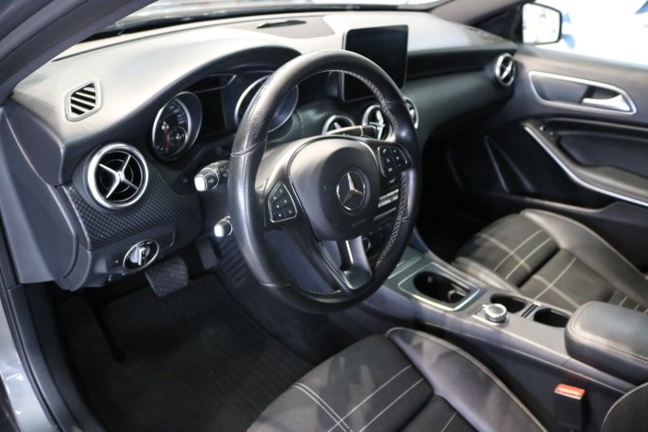 MERCEDES-BENZ A 200 Night Star 7G-DCT, Essence, Occasion / Utilisé, Automatique - 2