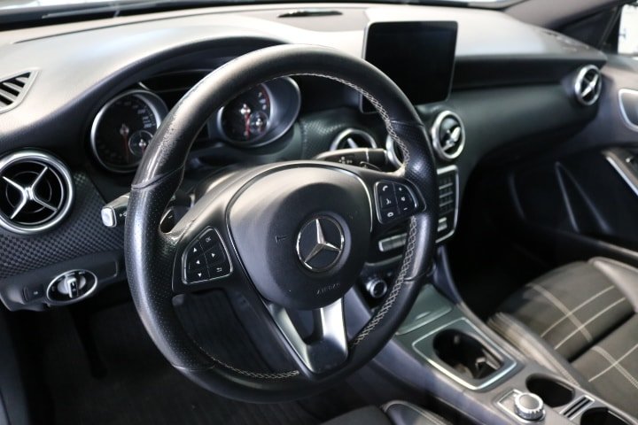 MERCEDES-BENZ A 200 Night Star 7G-DCT, Essence, Occasion / Utilisé, Automatique - 4