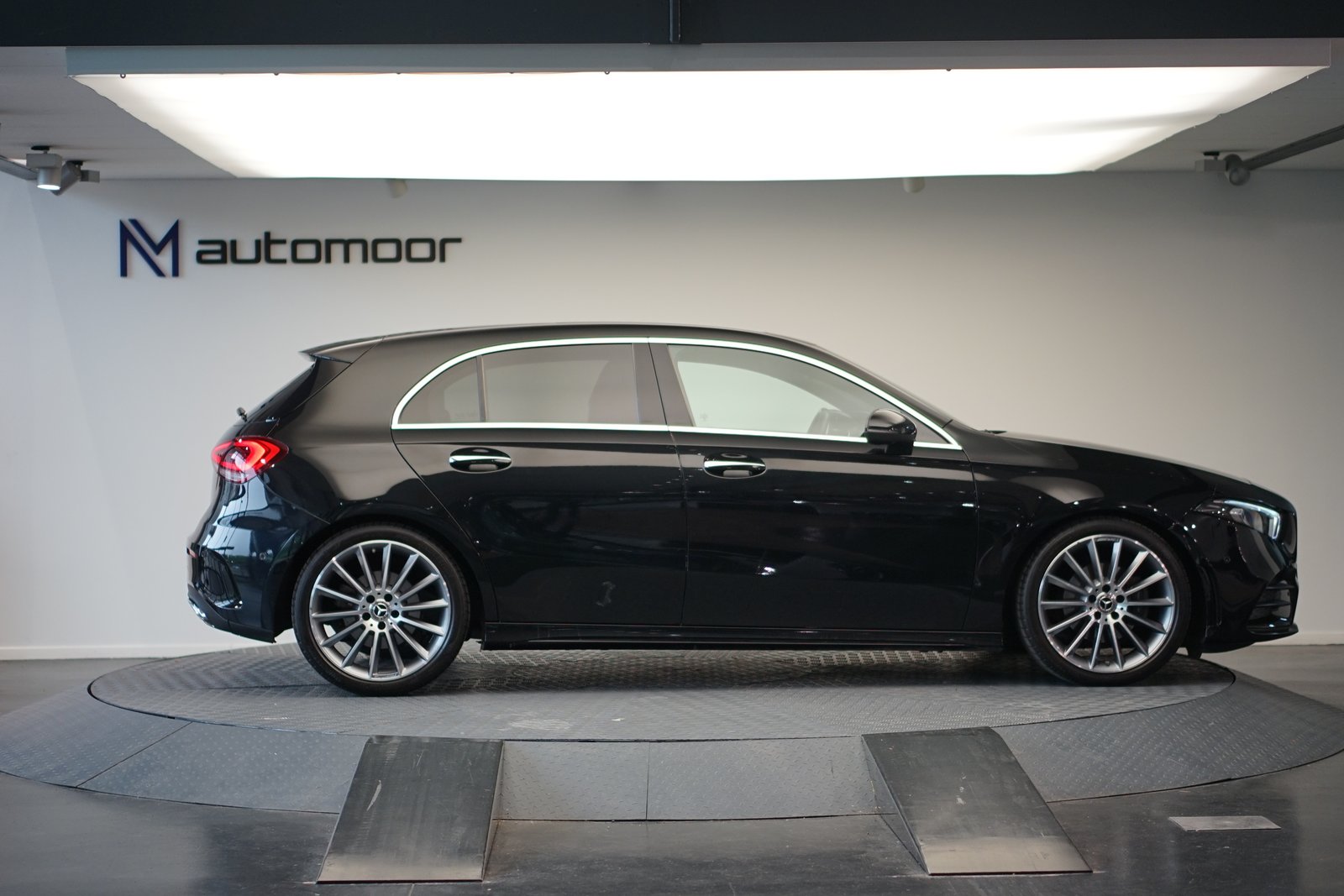 MERCEDES-BENZ A 200 AMG Line 7G-DCT *CH-Fahrzeug* *Burmester, Benzin, Occasion / Gebraucht, Automatik - 4