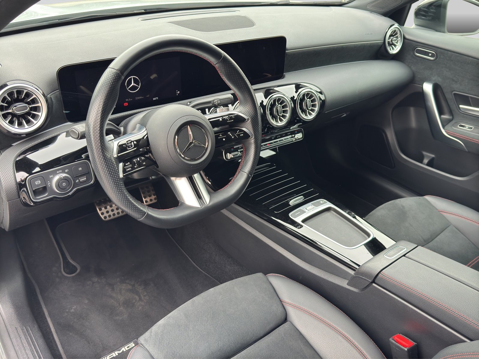 MERCEDES-BENZ A 200 AMG Night 7G-DCT, Essence, Occasion / Utilisé, Automatique - 7