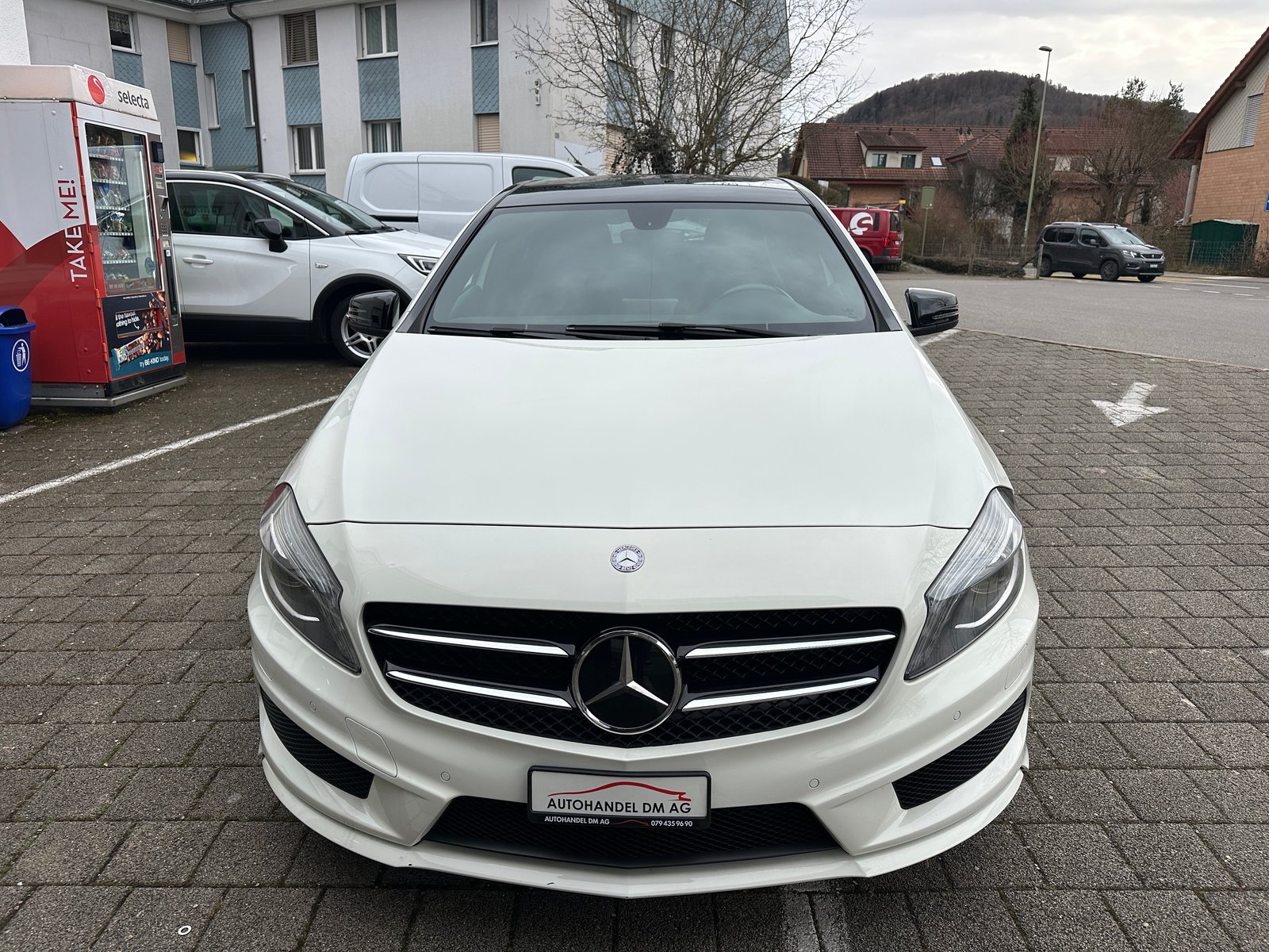 MERCEDES-BENZ A 200 AMG Line