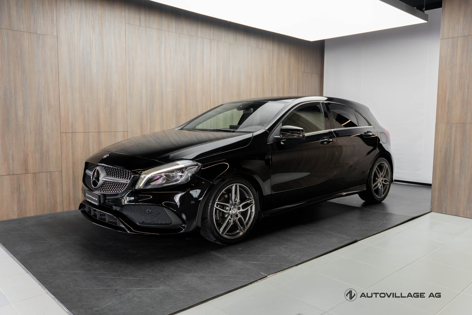 MERCEDES-BENZ A 200 AMG Line 7G-DCT
