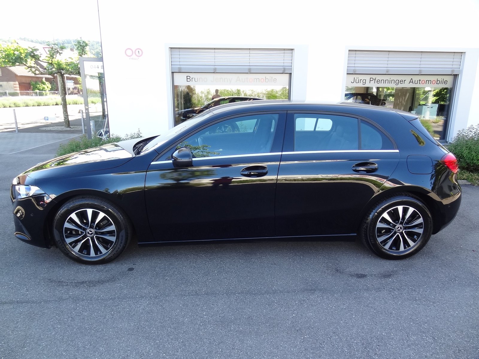 MERCEDES-BENZ A 200 SE Line 7G-DCT, Petrol, Second hand / Used, Automatic - 2