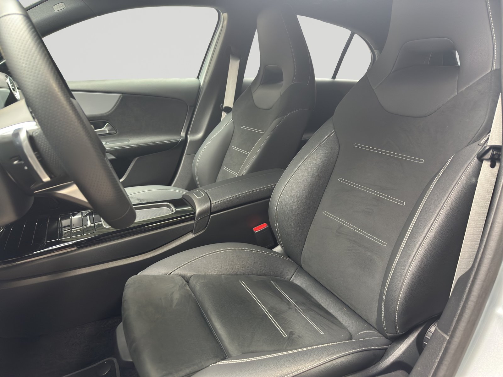 MERCEDES-BENZ A 200 7G-DCT AMG Line Night, Mild-Hybrid Benzin/Elektro, Occasion / Gebraucht, Automatik - 6