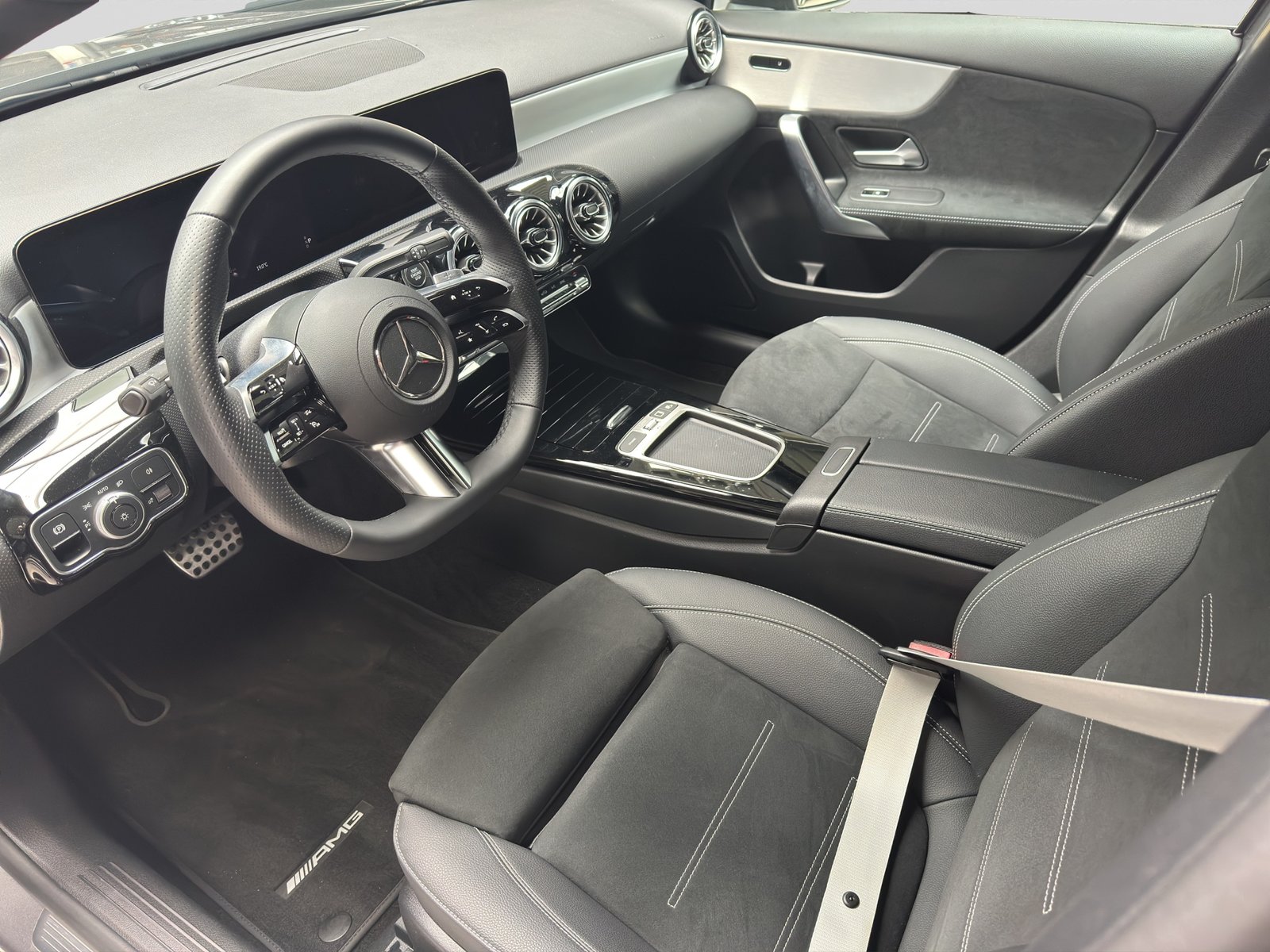 MERCEDES-BENZ A 200 AMG Line Night, Mild-Hybrid Benzin/Elektro, Occasion / Gebraucht, Automatik - 6