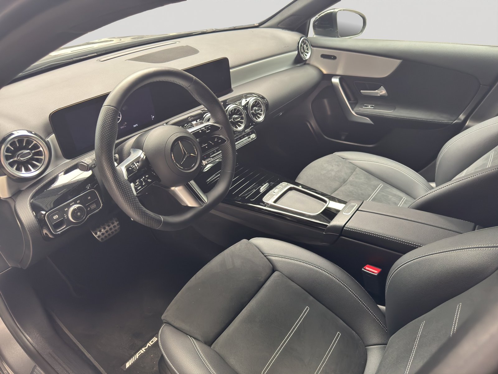 MERCEDES-BENZ A 200 7G-DCT AMG Line Night, Mild-Hybrid Benzin/Elektro, Occasion / Gebraucht, Automatik - 6