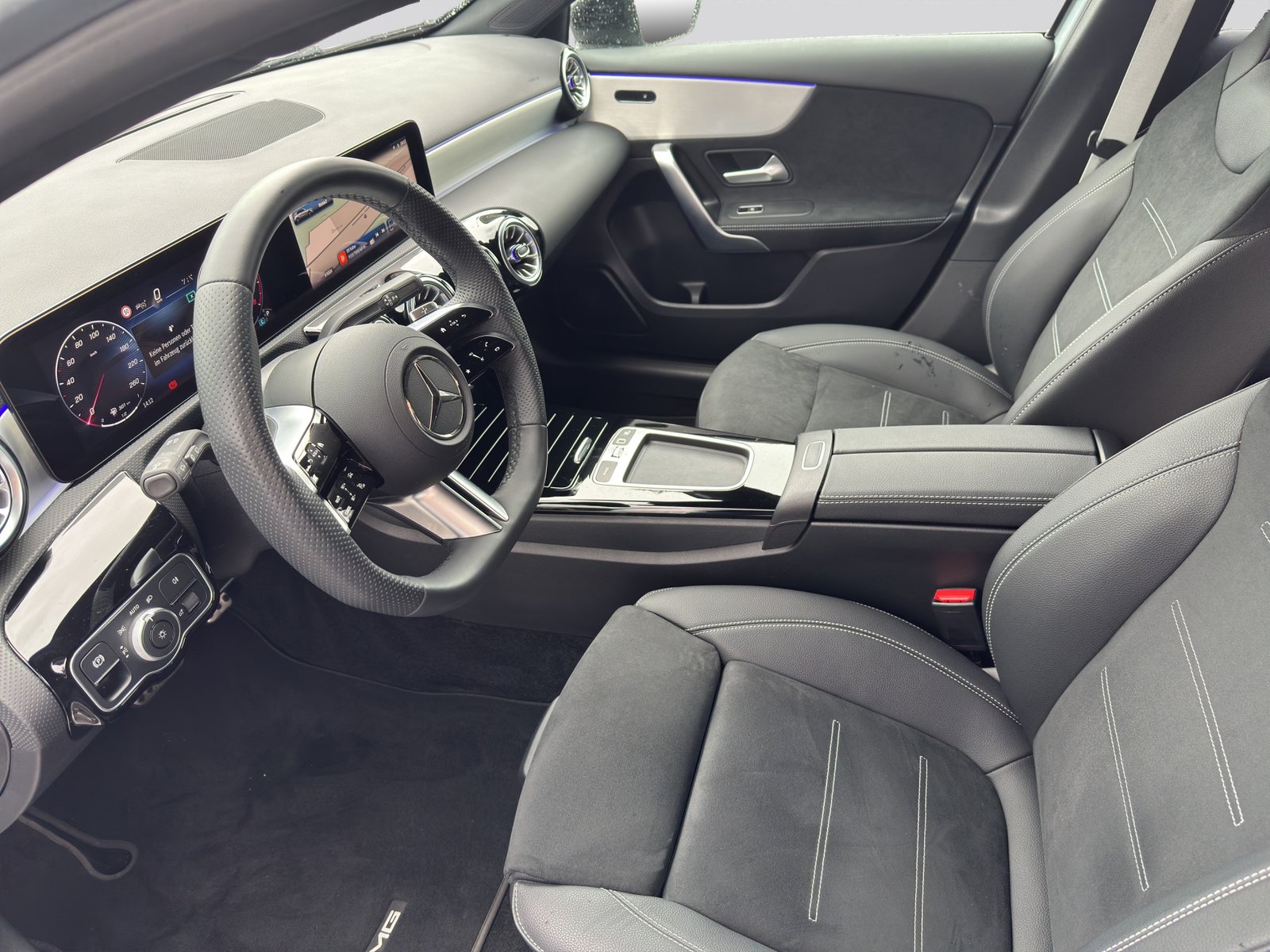 MERCEDES-BENZ A 200 7G-DCT AMG Line Night, Mild-Hybrid Benzin/Elektro, Occasion / Gebraucht, Automatik - 7