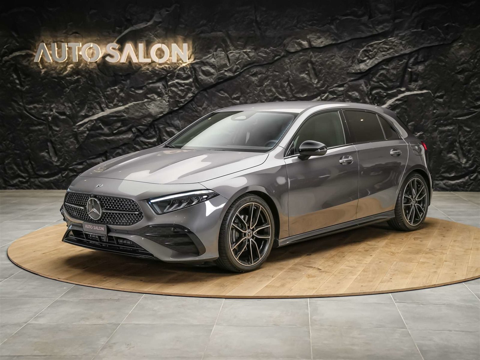 MERCEDES-BENZ A 200 Night Star AMG Line *Werksgarantie*Absta, Benzin, Occasion / Gebraucht, Automatik - 2
