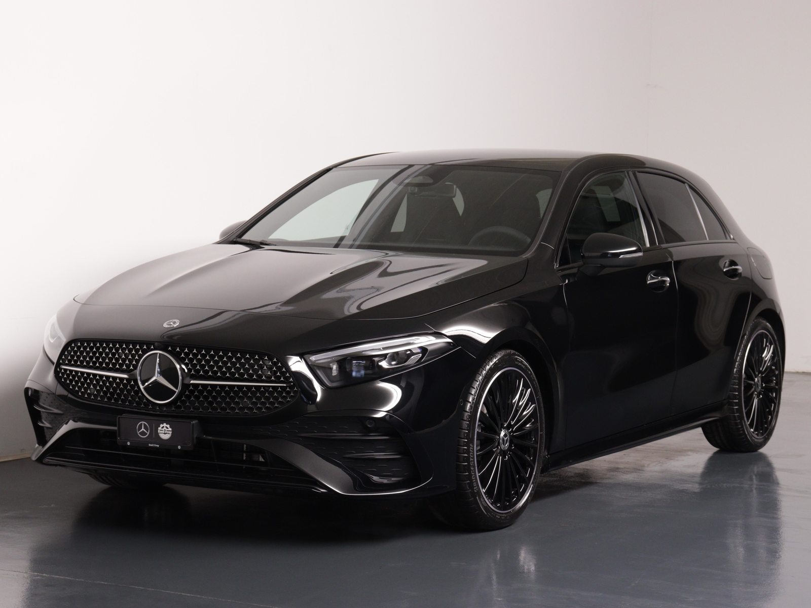 MERCEDES-BENZ A 200 Night Star AMG Line, Mild-Hybrid Benzin/Elektro, Occasion / Gebraucht, Automatik - 2
