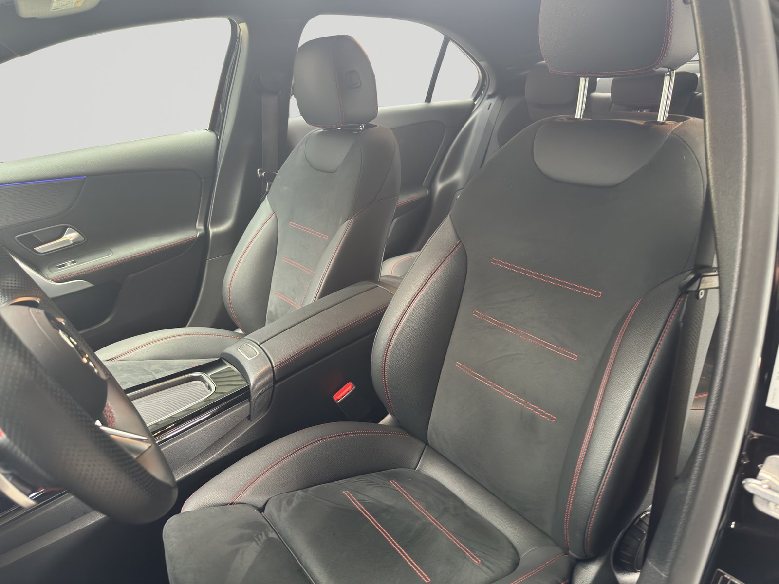 MERCEDES-BENZ A 200 7G-DCT AMG Line Night, Mild-Hybrid Benzin/Elektro, Occasion / Gebraucht, Automatik - 6
