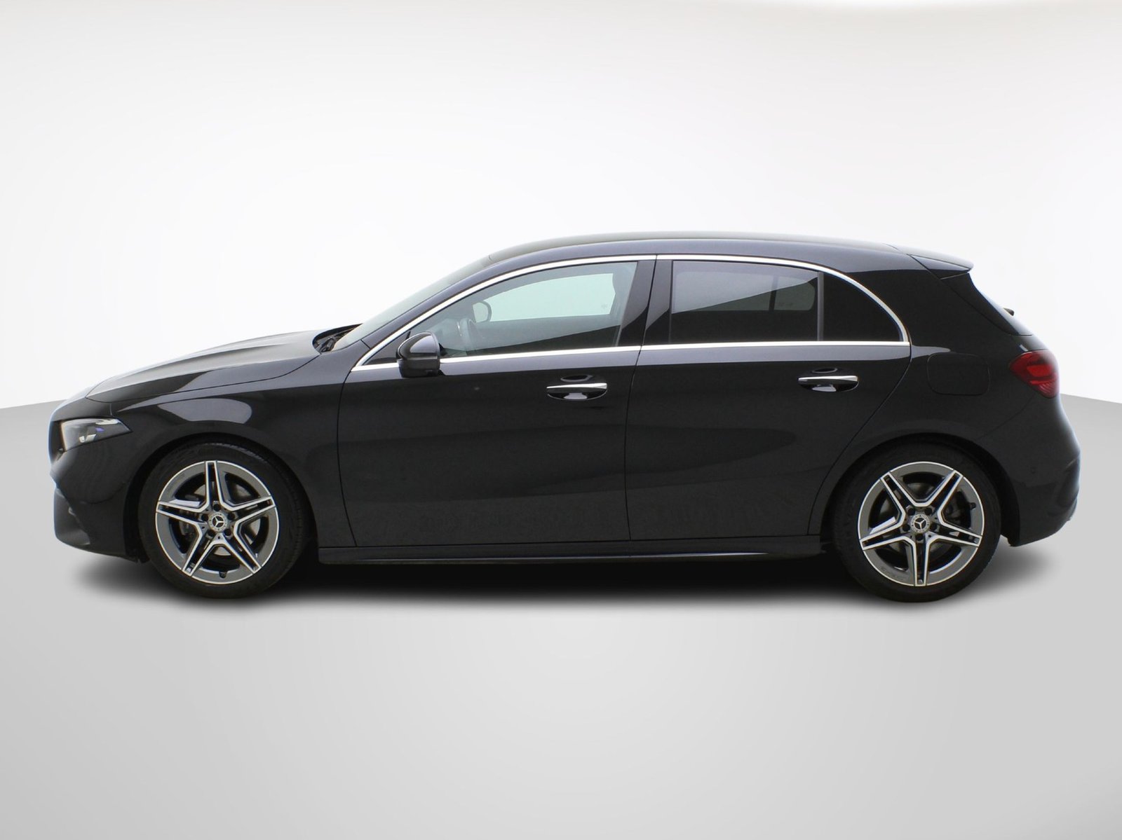 MERCEDES-BENZ A-Klasse A 200 AMG Line, Hybride Léger Essence/Électricité, Occasion / Utilisé, Automatique - 3