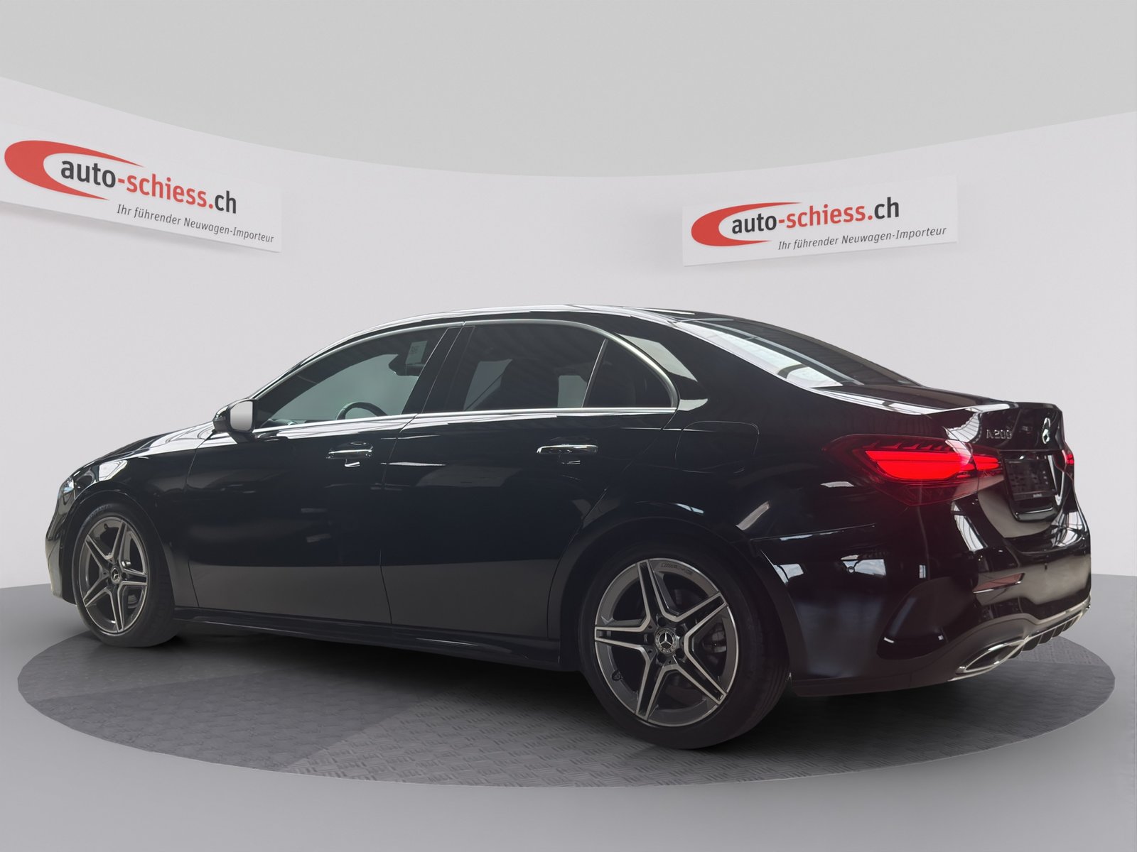 MERCEDES-BENZ A 200 AMG Line 7G-DCT, Mild-Hybrid Benzin/Elektro, Occasion / Gebraucht, Automatik - 3
