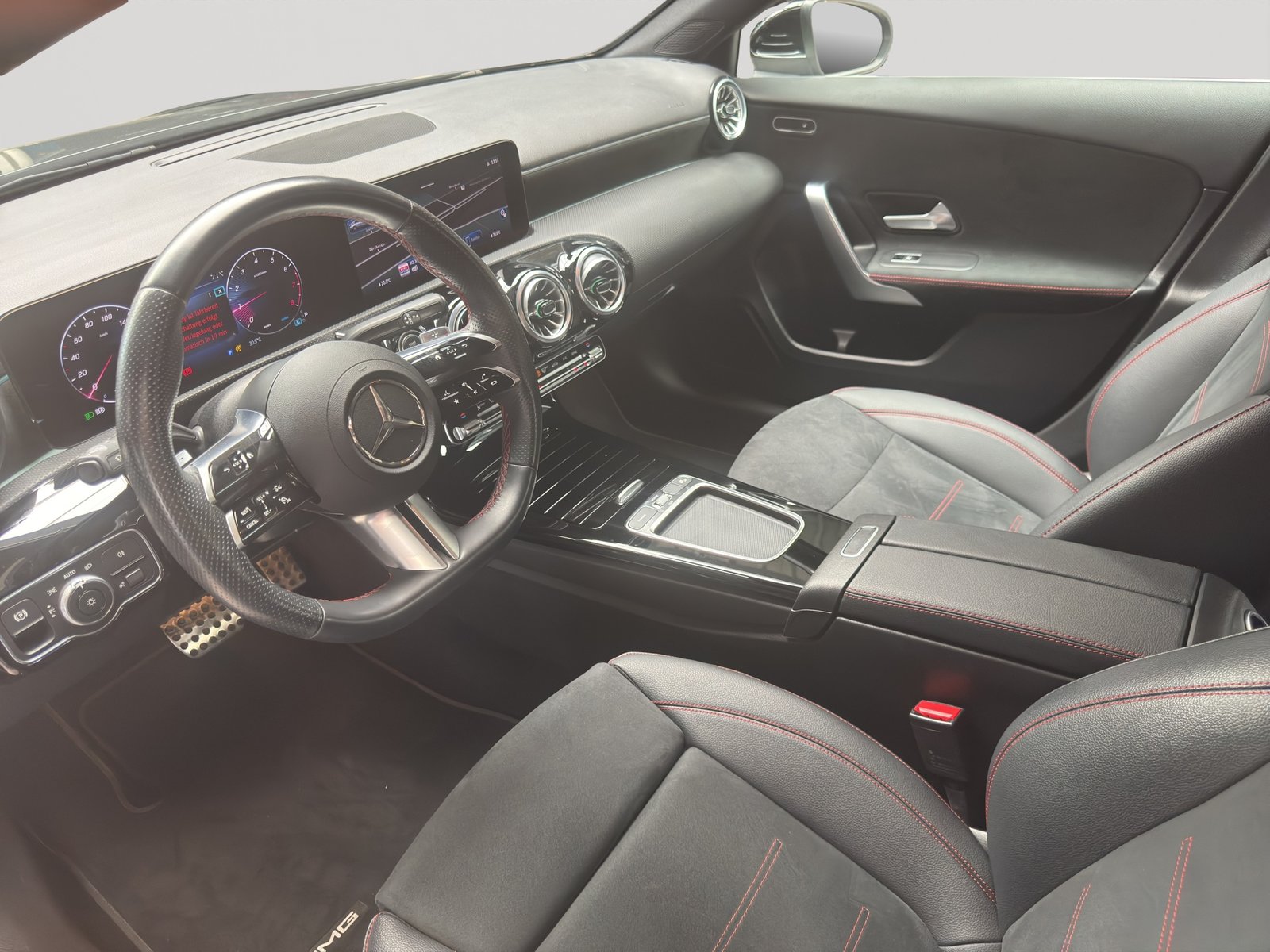 MERCEDES-BENZ A 200 AMG Line 7G-DCT, Mild-Hybrid Benzin/Elektro, Occasion / Gebraucht, Automatik - 7
