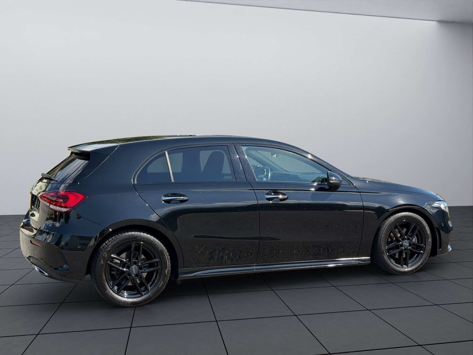 MERCEDES-BENZ A-Klasse W177 A 200 AMG Line, Petrol, Second hand / Used, Automatic - 4