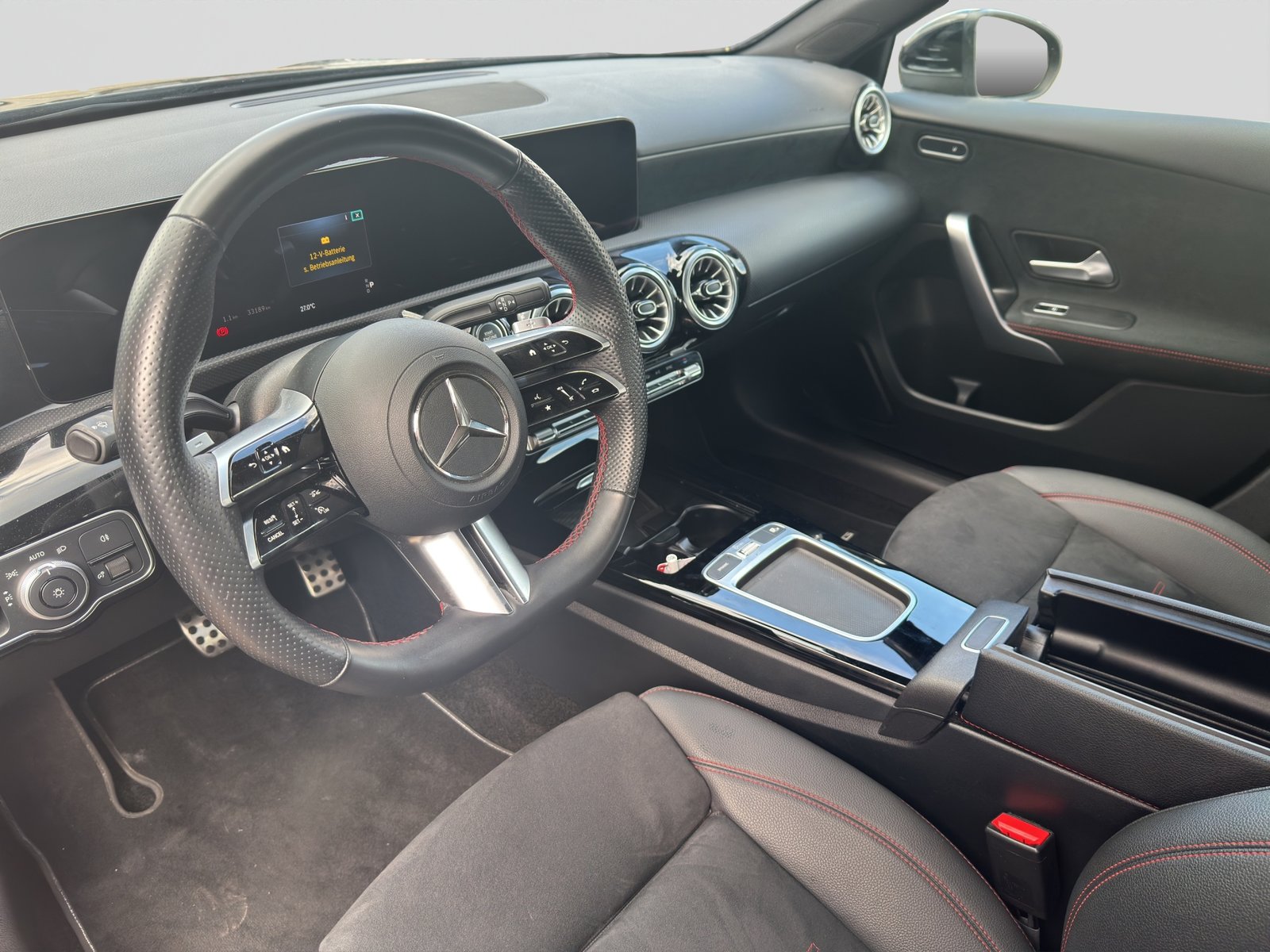 MERCEDES-BENZ A 200 7G-DCT, Mild-Hybrid Petrol/Electric, Second hand / Used, Automatic - 6