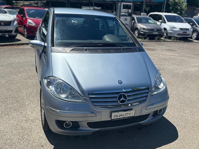 MERCEDES-BENZ A 200 T Elégance, Benzin, Occasion / Gebraucht, Handschaltung