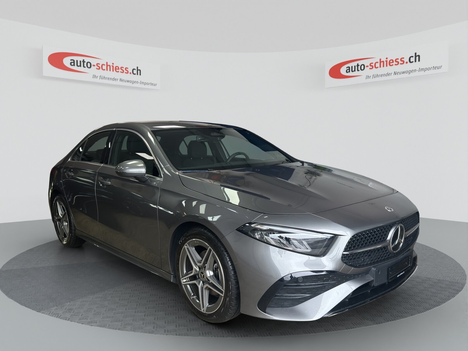 MERCEDES-BENZ A 200 7G-DCT AMG-LINE