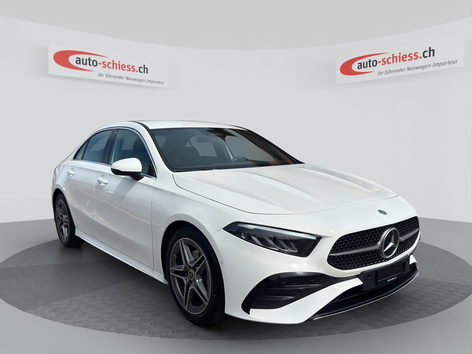 MERCEDES-BENZ A 200 7G-DCT AMG-LINE