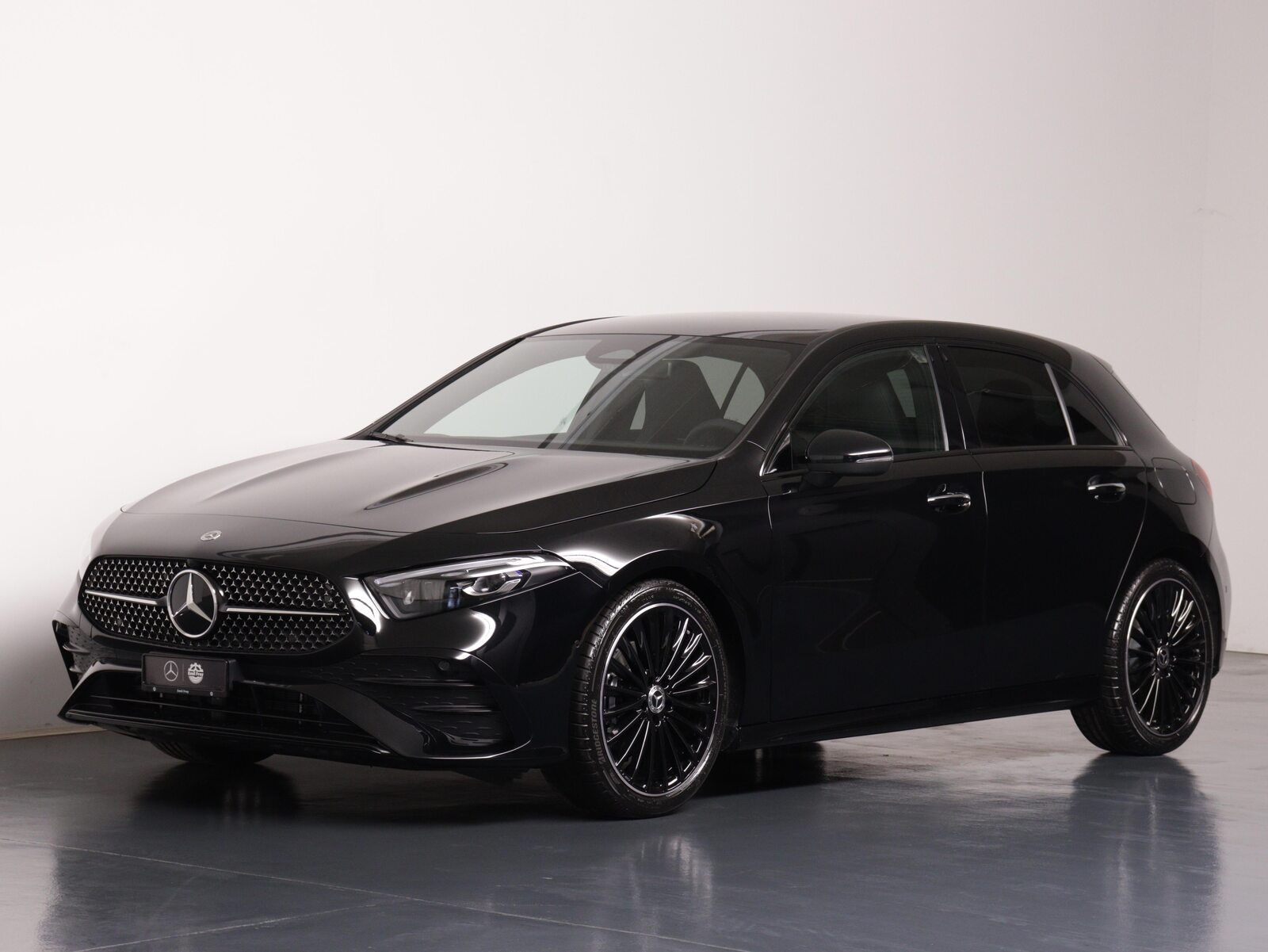 MERCEDES-BENZ A 200 Night Star AMG Line