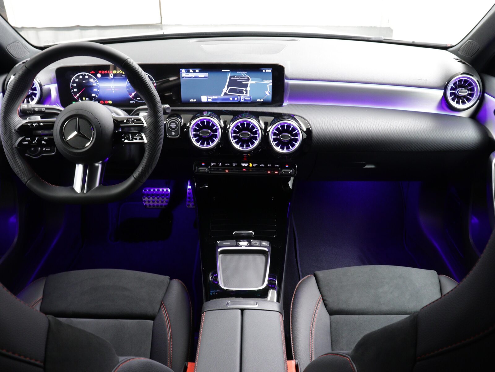 MERCEDES-BENZ A 200 Night Star AMG Line, Mild-Hybrid Petrol/Electric, Second hand / Used, Automatic - 6