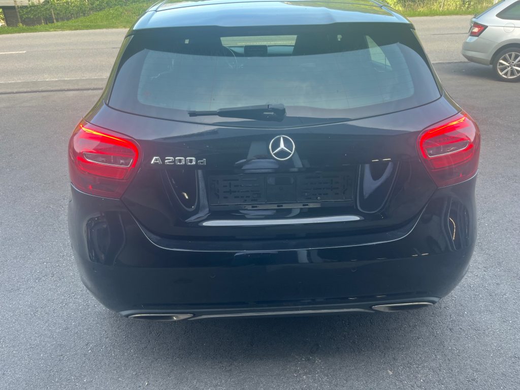 MERCEDES-BENZ A 200 x, Diesel, Occasion / Gebraucht, Automatik - 4