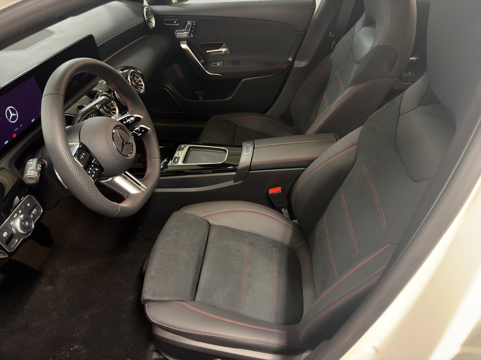 MERCEDES-BENZ A 200 Night Star 7G-DCT, Hybride Leggero Benzina/Elettrica, Auto dimostrativa, Automatico - 5