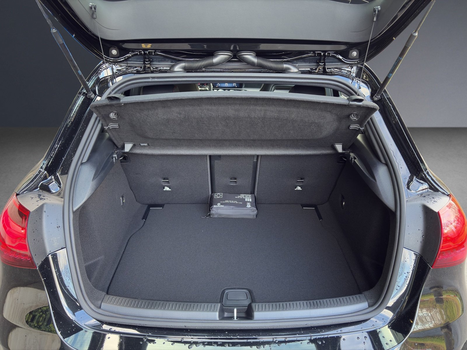 MERCEDES-BENZ A 220 4Matic 8G-DCT, Hybride Leggero Benzina/Elettrica, Auto nuove, Automatico - 6