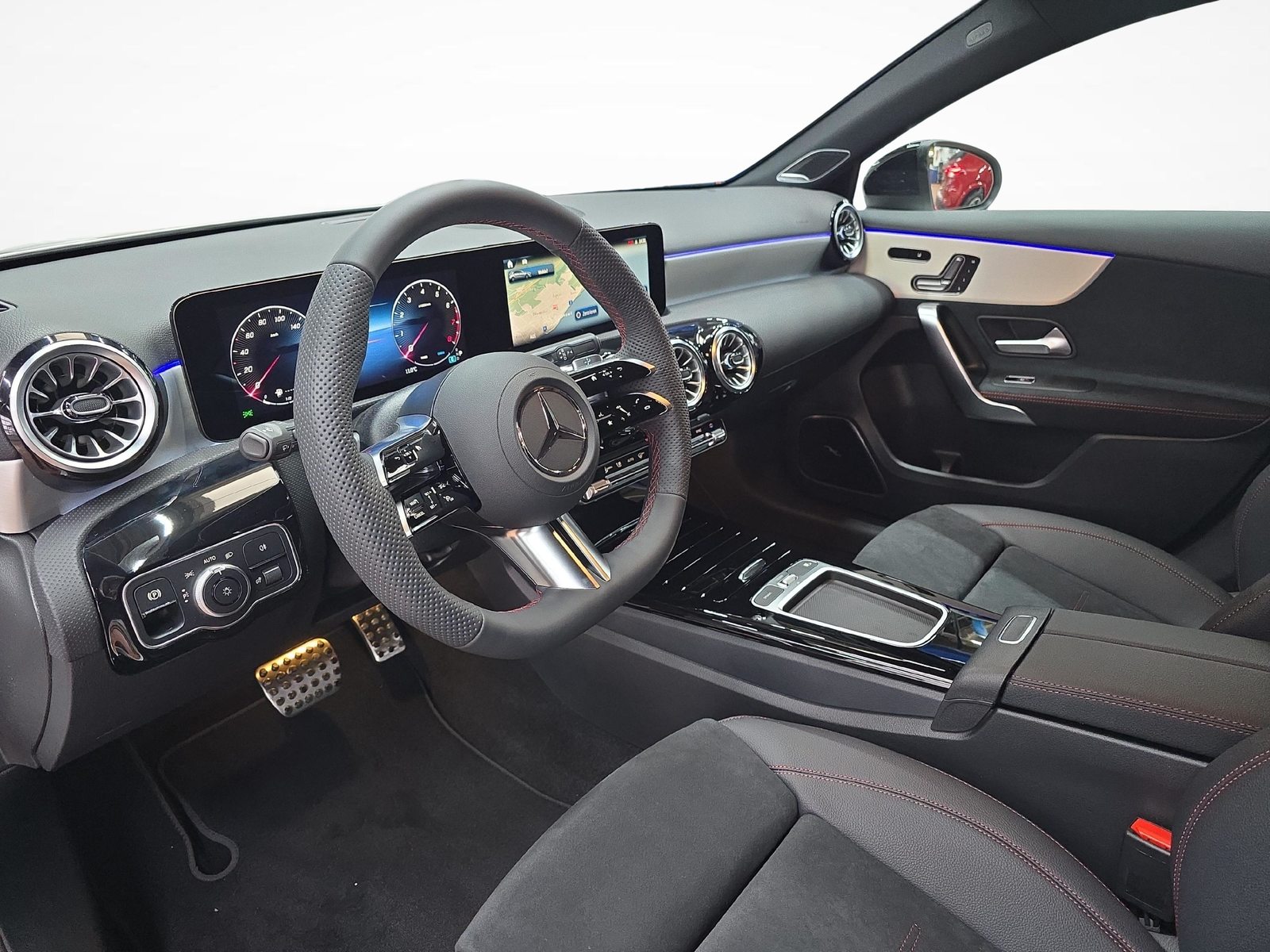 MERCEDES-BENZ A 220 4MATIC AMG Line, Mild-Hybrid Benzin/Elektro, Neuwagen, Automatik - 4