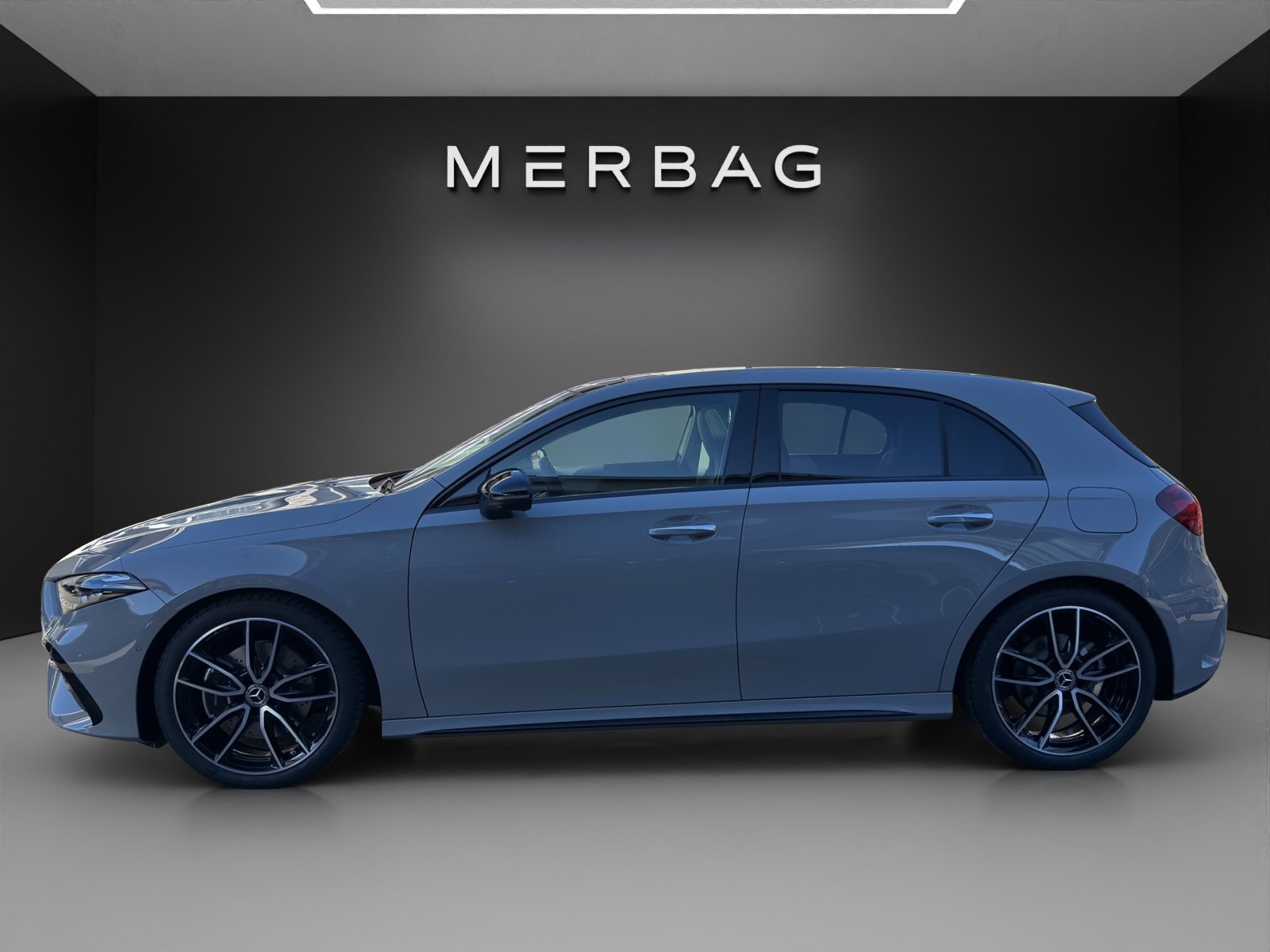 MERCEDES-BENZ A 220 4Matic 8G-DCT, Mild-Hybrid Benzin/Elektro, Neuwagen, Automatik - 2