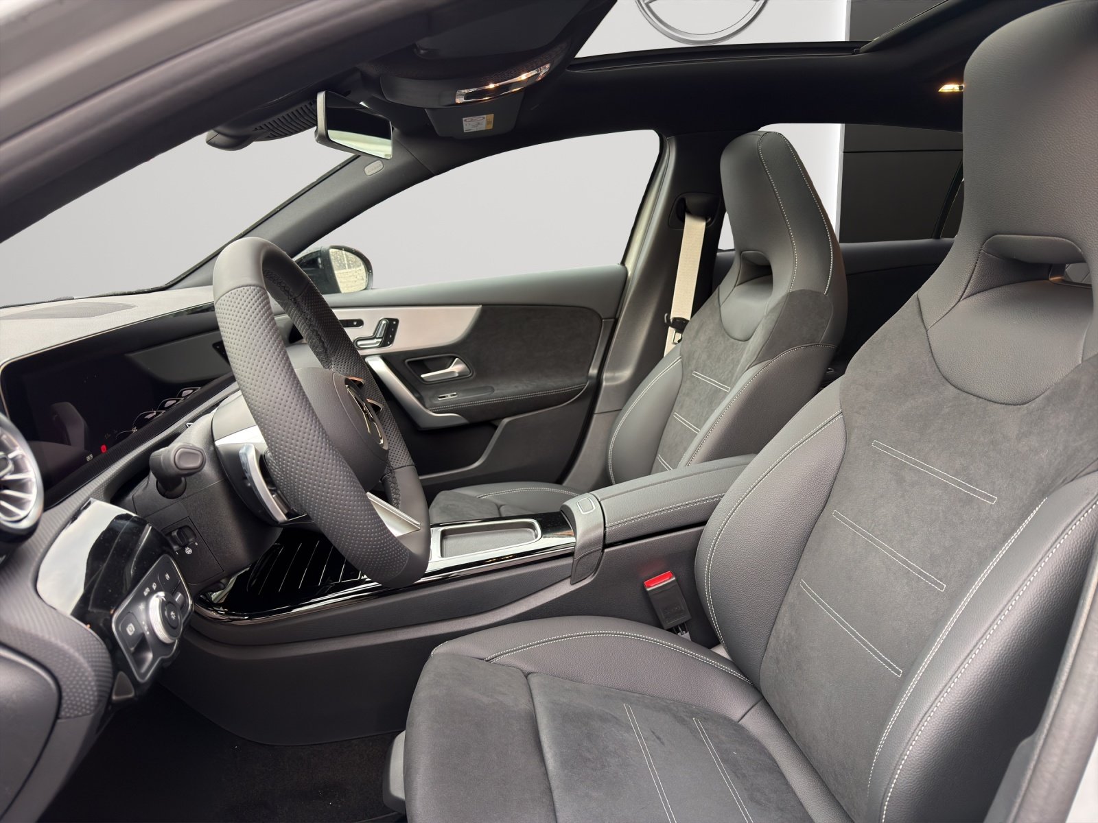 MERCEDES-BENZ A 220 4Matic 8G-DCT, Hybride Léger Essence/Électricité, Voiture nouvelle, Automatique - 5