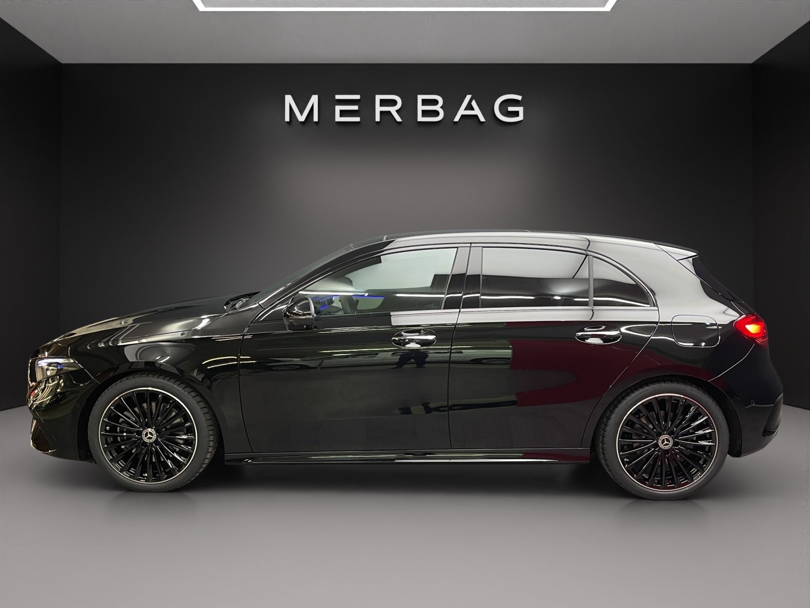 MERCEDES-BENZ A 220 4Matic 8G-DCT, Mild-Hybrid Benzin/Elektro, Neuwagen, Automatik - 3