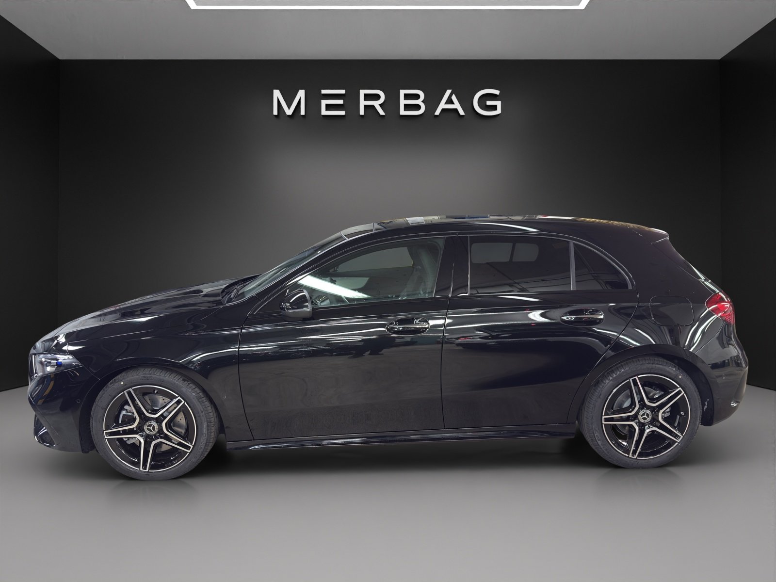 MERCEDES-BENZ A 220 4Matic 8G-DCT, Mild-Hybrid Petrol/Electric, New car, Automatic - 2